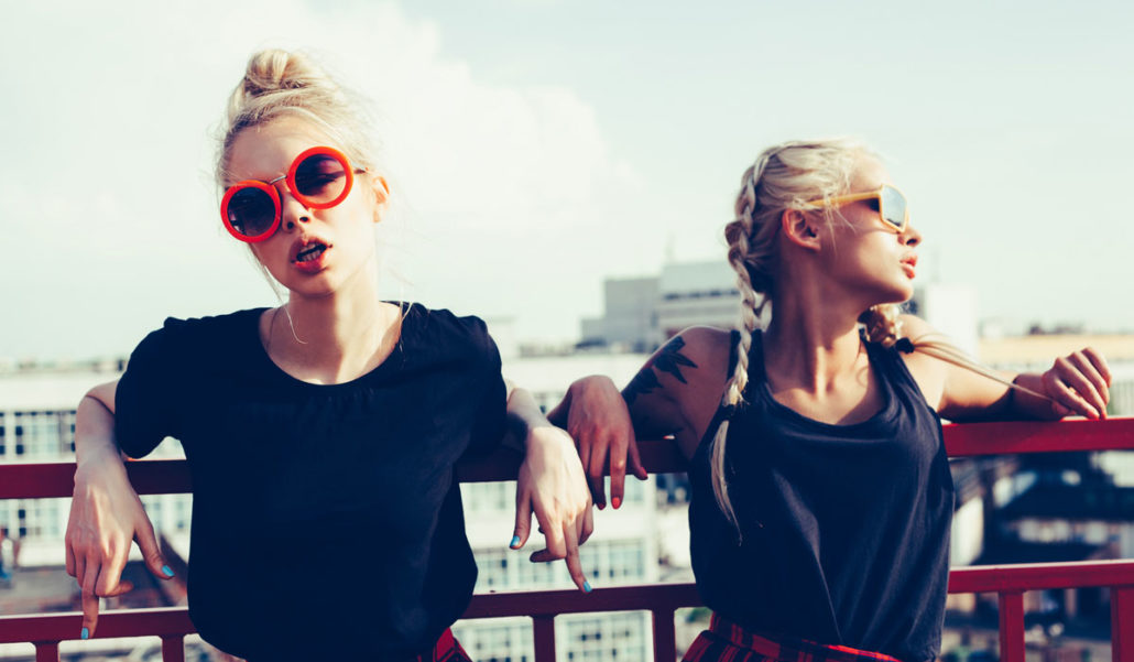 influencer blogger marketing strategy girls rooftop fashion lifestyle