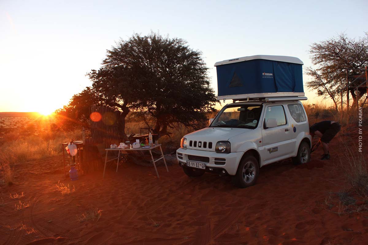 Roof tent & Vanlife! Camping holidays in the car: adventure, families,  travel trend - Social Media Agency