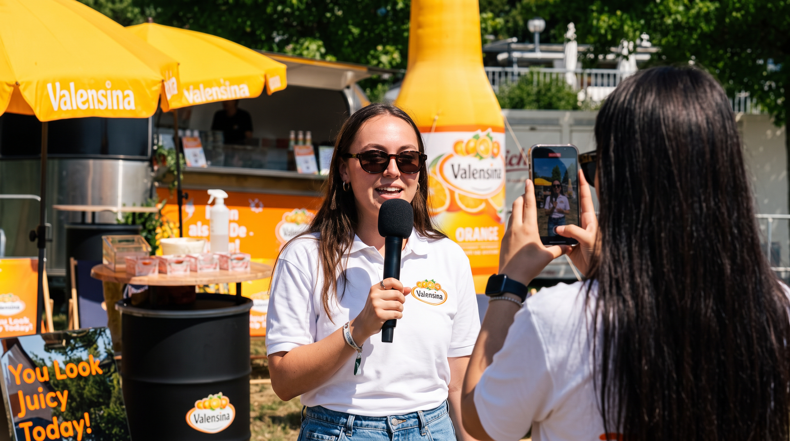 Videodreh am Valensina-Stand beim Juicy Beats Festival